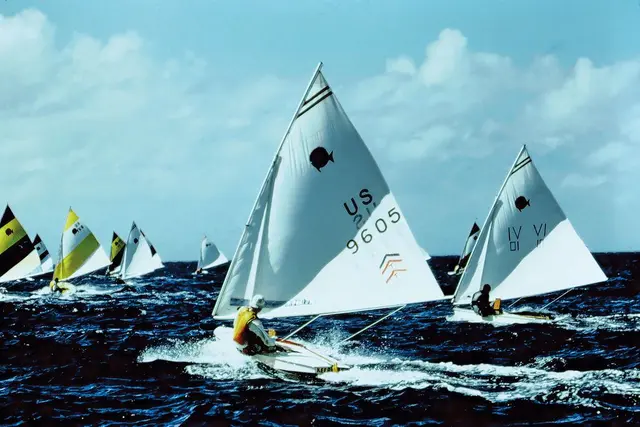 Robert W. Bowles z Long Island na pierwszych Mistrzostwach Świata klasy Sunfish 1970 r